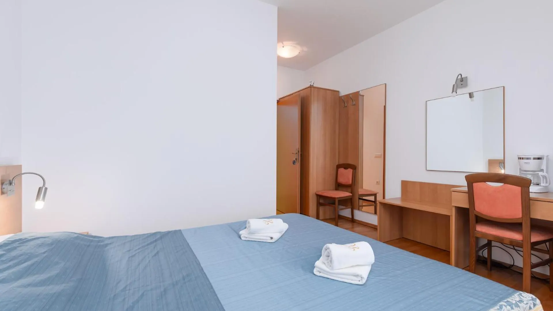 Rooms Of Uliana Funtana 0*,