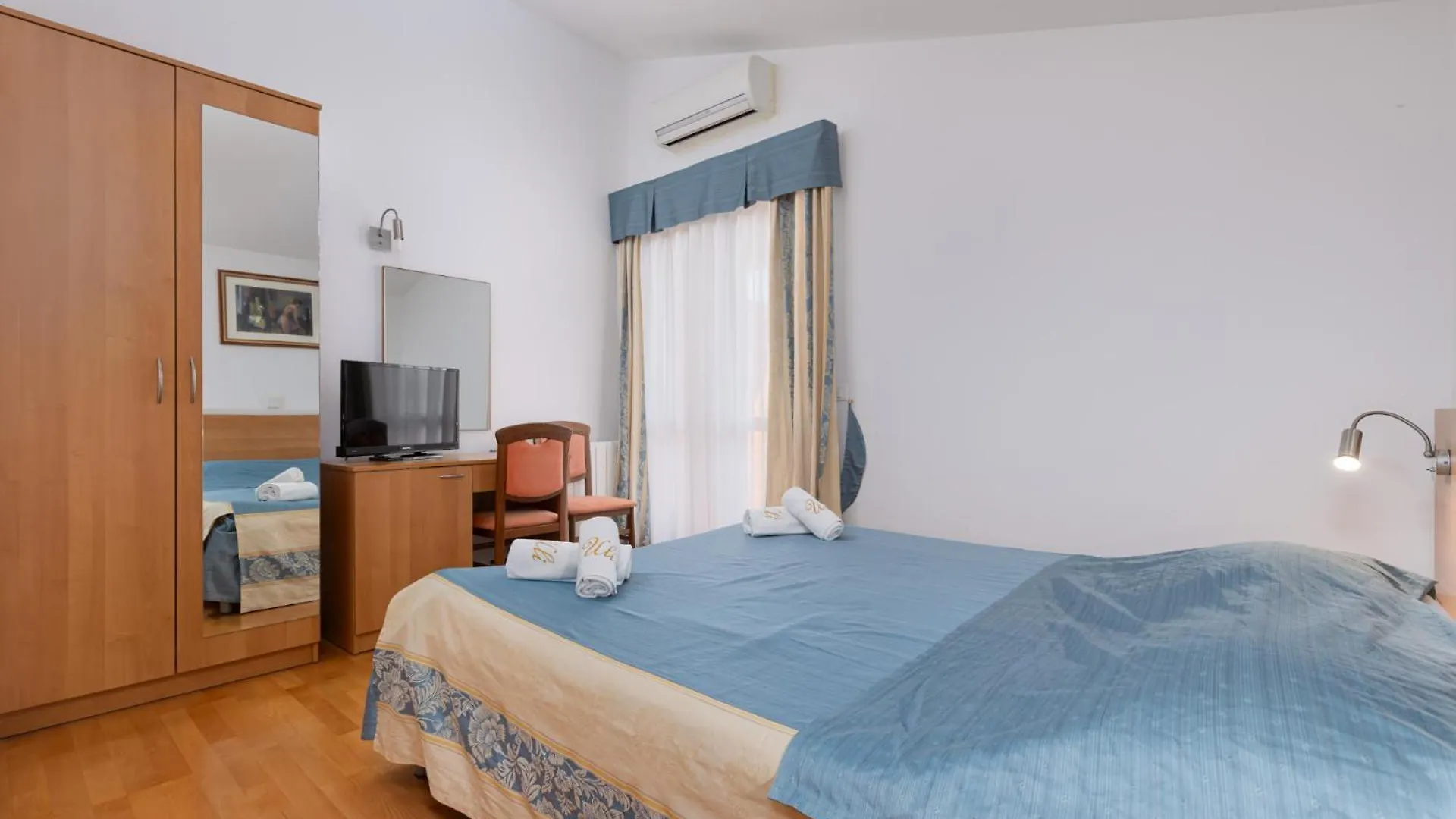 Rooms Of Uliana Funtana Apartman